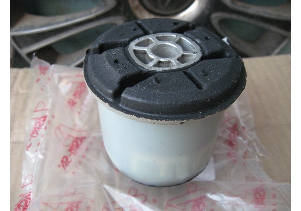 Сайлентблок задньої балки Renault Scenic III, Grand Scenic III, Megane III, Fluence, 550445344R